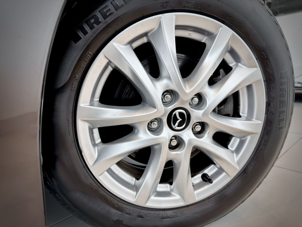 Mazda Mazda3 2018 Gris Notre-Dame-des-Prairies - photo #12
