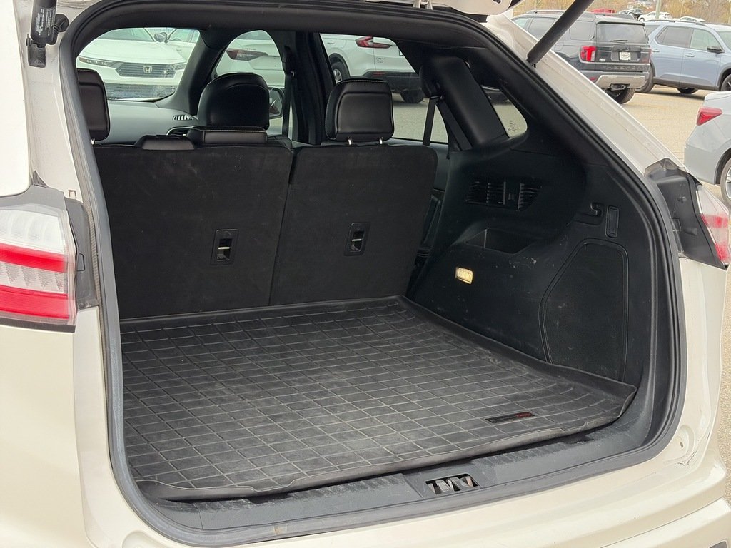 2019 Ford Edge ST White Gatineau - photo #18