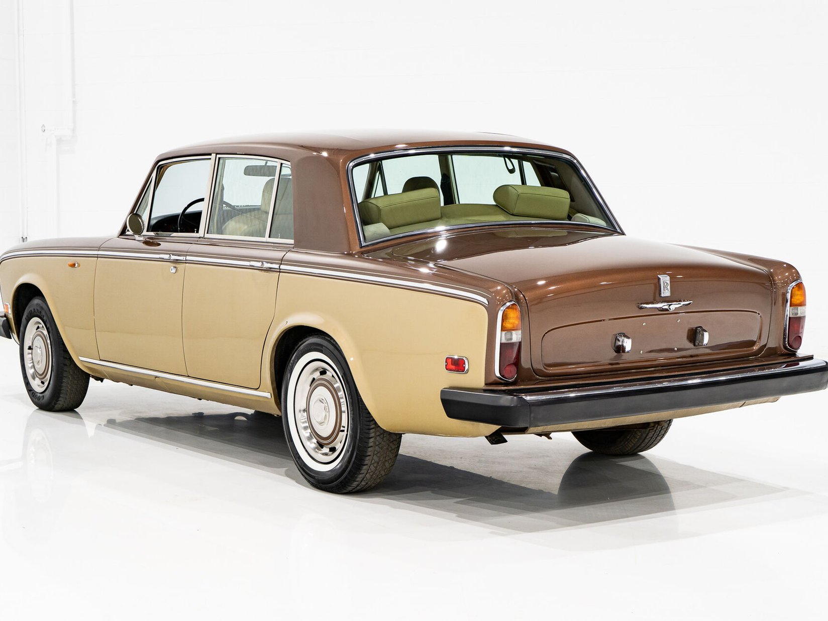 Rolls Royce Silver Shadow Project car **PRIX EN USD** 1974 Brun Montréal - photo #1