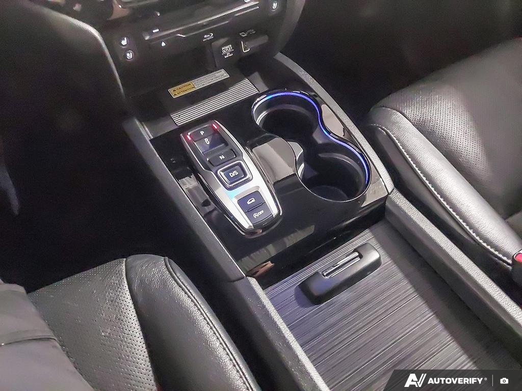 2020 Honda Pilot 2601975A | Touring 8-Passenger Silver Edmonton - photo #17