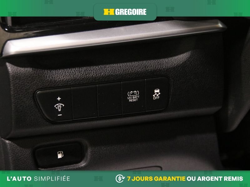 2020 Kia Niro White Saint-Eustache - photo #16