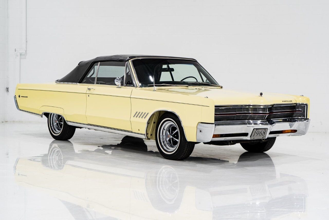 Chrysler 300 PRIX EN USD 440cu.in. Fully restored example 1968 Jaune Montréal - photo #56