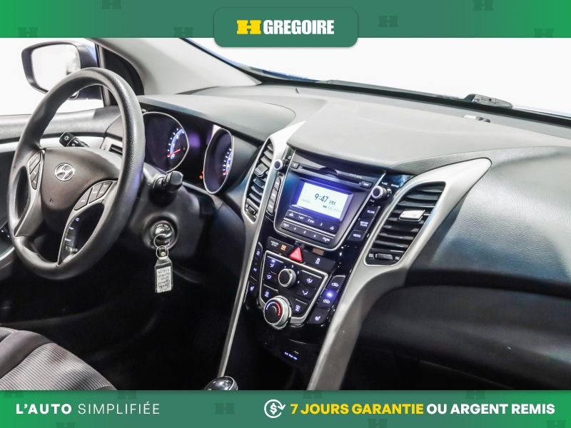 Hyundai Elantra 2017 Bleu Laval - photo #28