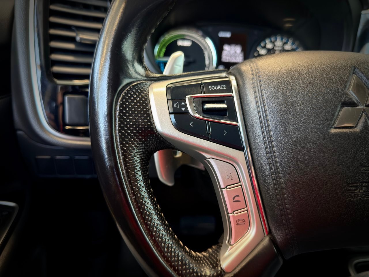 Mitsubishi Outlander PHEV 2020 Noir Notre-Dame-des-Prairies - photo #26