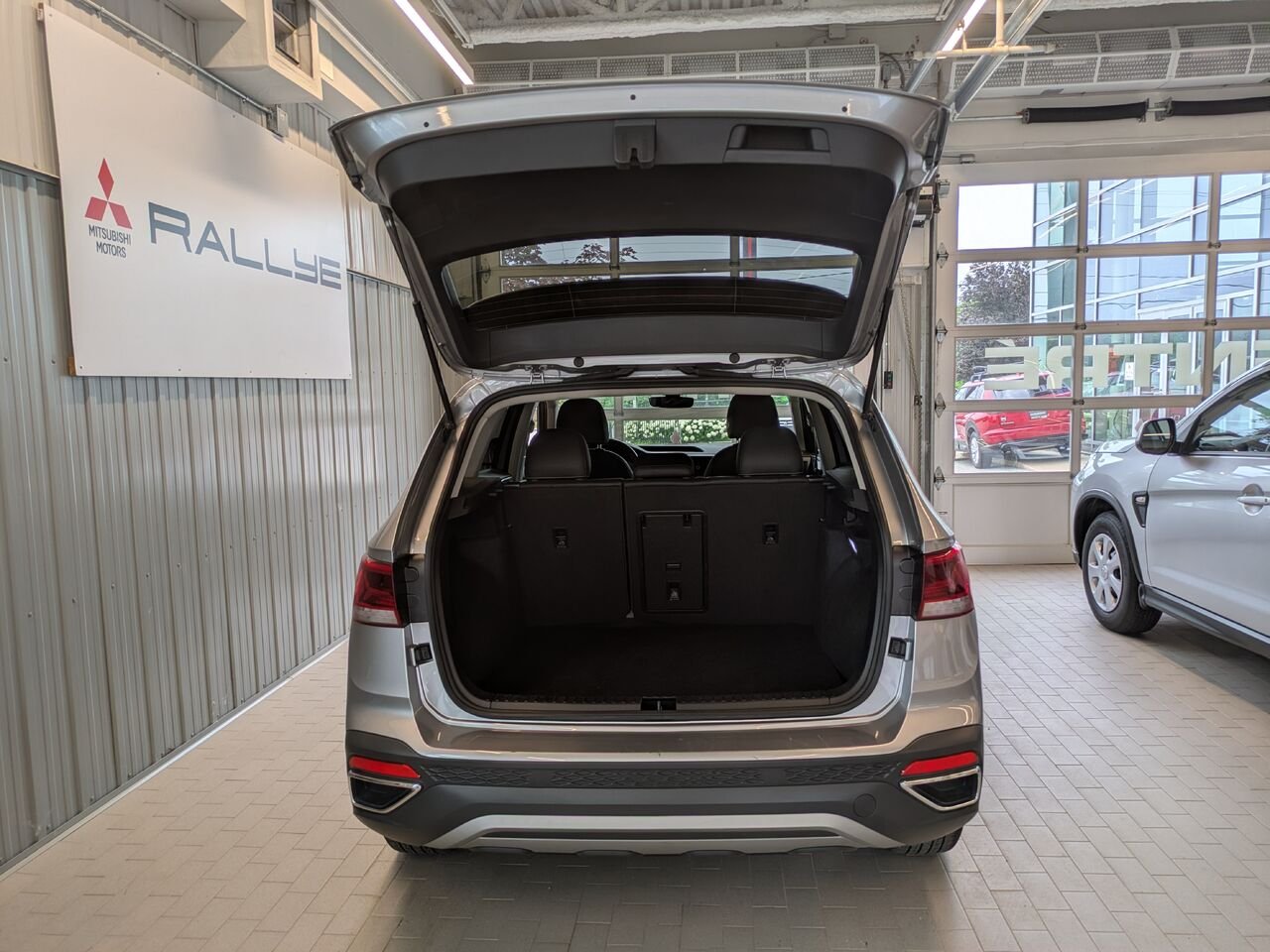 2024 Volkswagen Taos Grey Gatineau - photo #3