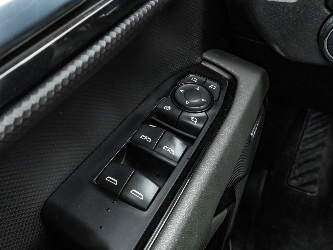 2022 Chevrolet Silverado 1500 4WD Crew Cab 147 ZR2 White Sherwood Park - photo #19