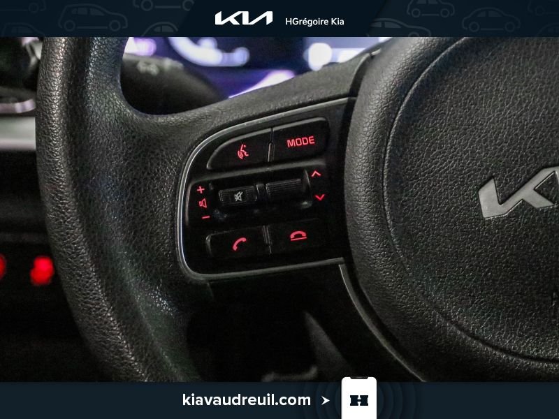 2022 Kia Niro White Saint-Eustache - photo #13