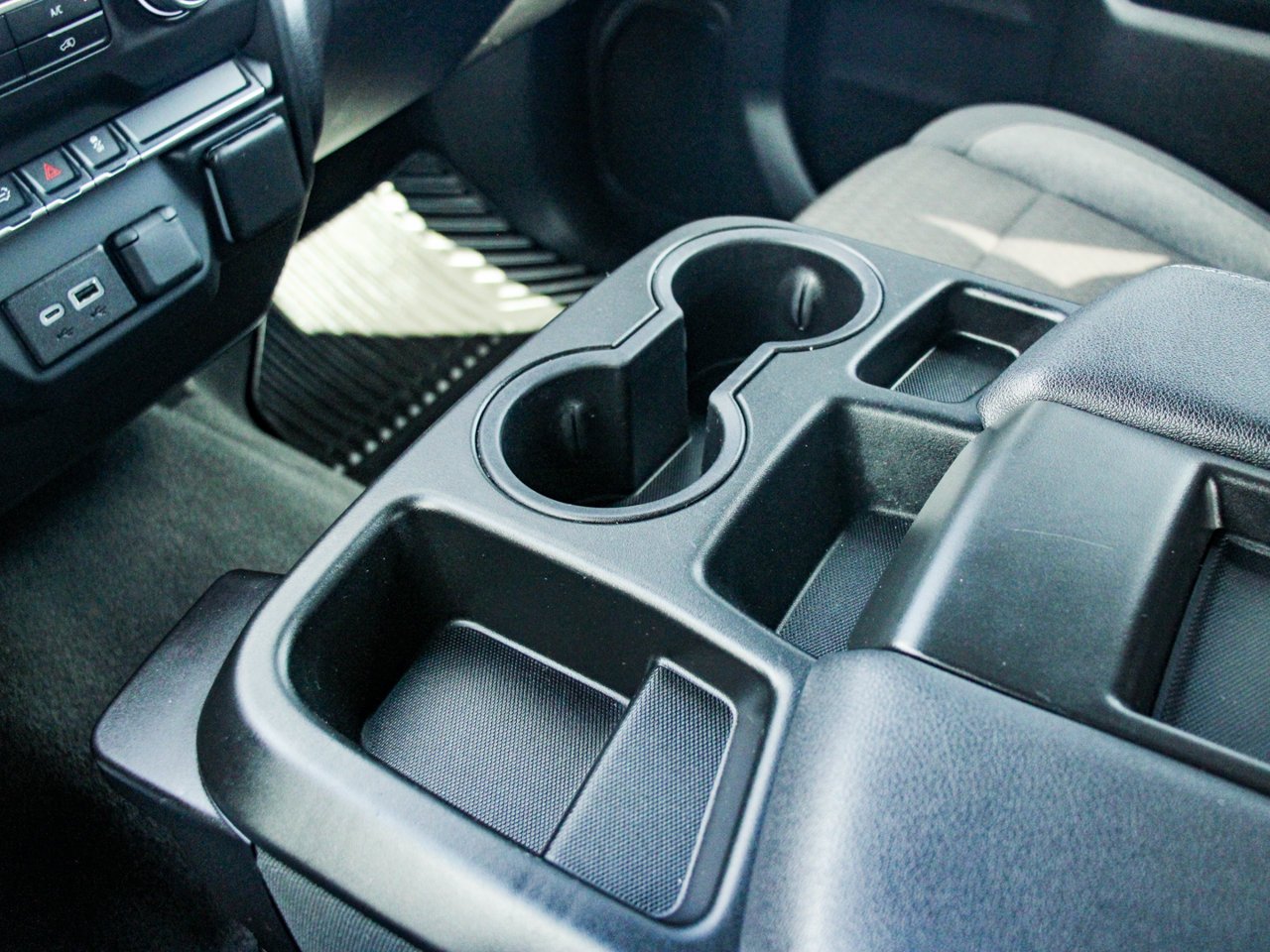 2025 Chevrolet Silverado 1500 4WD Crew Cab 157 Custom White Sherwood Park - photo #24
