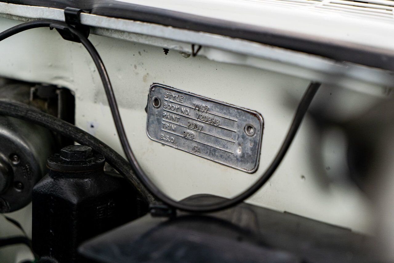 Pontiac PARISIENNE **PRIX EN USD** Fully restored with 261cu.in. and GM built sheet 1959 Blanc Montréal - photo #60