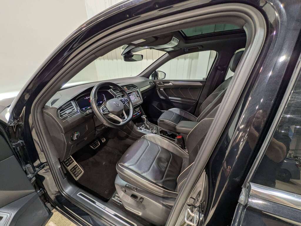 2022 Volkswagen Tiguan Highline R-Line 4MOTION Black Val-David - photo #8