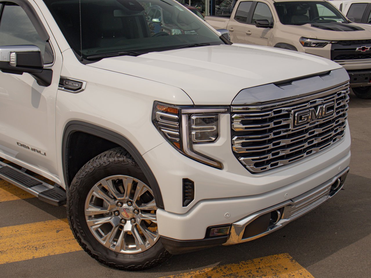 2024 GMC Sierra 1500 4WD Crew Cab 147 Denali White Sherwood Park - photo #15