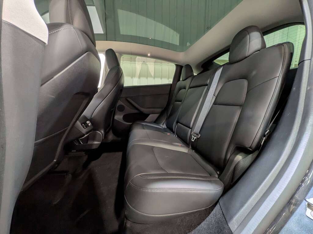 2023 Tesla Model Y RWD Grey Val-David - photo #12