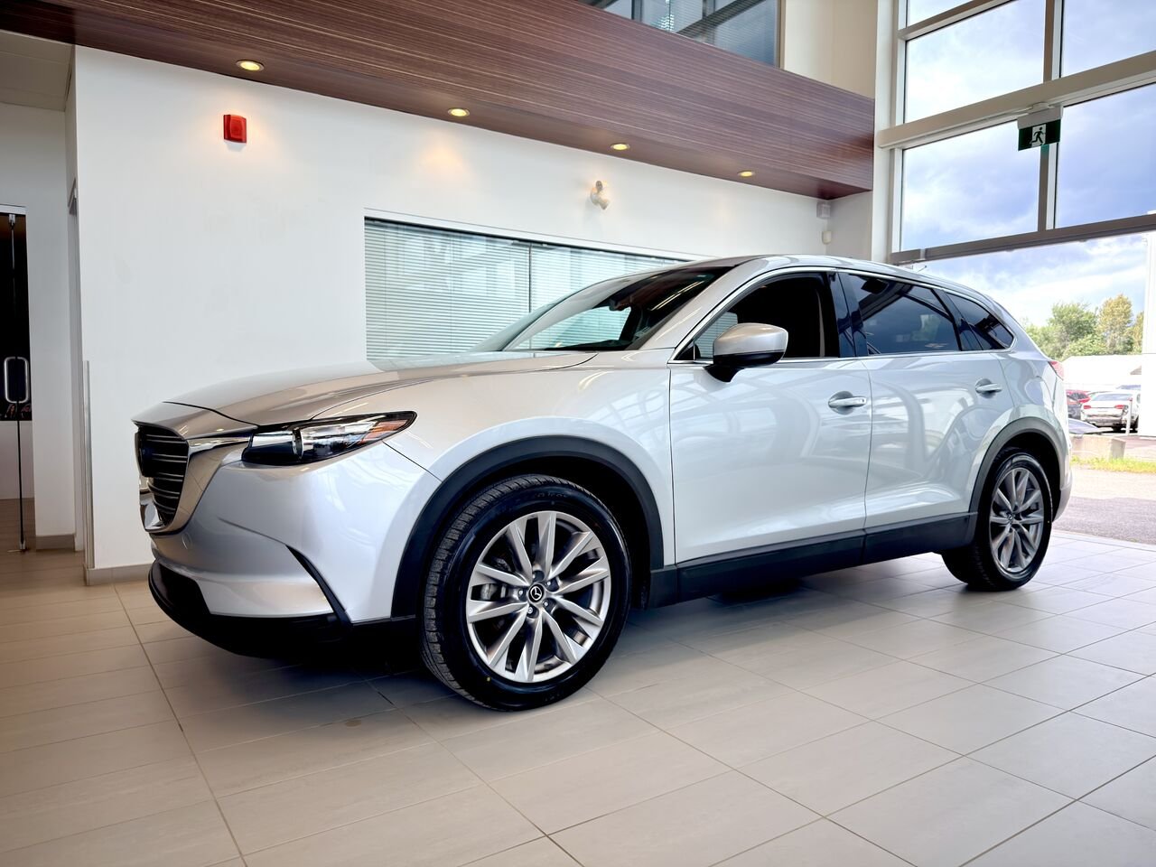 2023 Mazda CX-9 Silver Notre-Dame-des-Prairies - photo #3