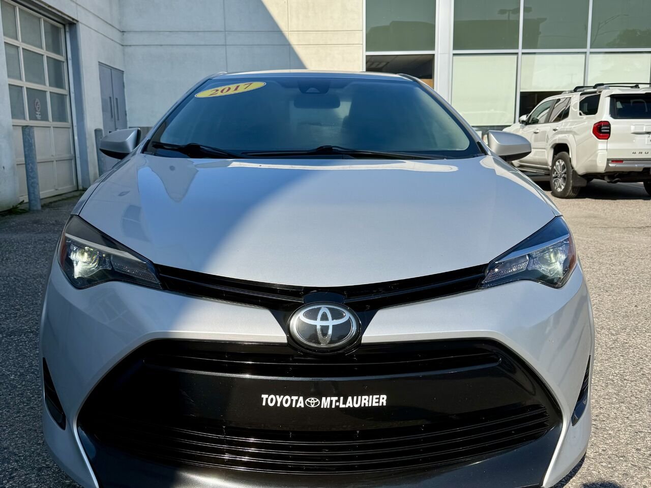 Toyota Corolla 2017 Gris Mont-Laurier - photo #5