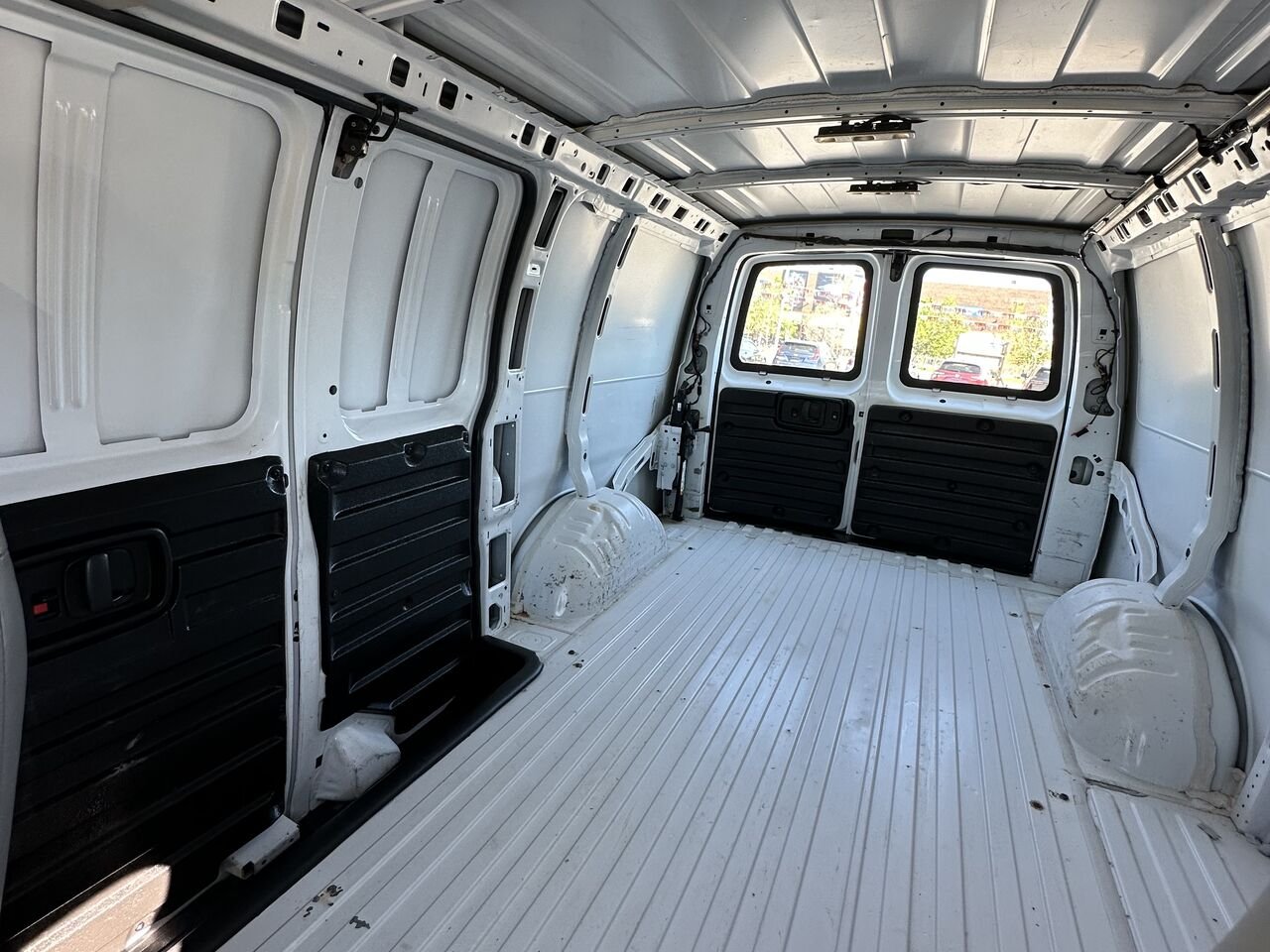 2022 CHEVROLET EXPRESS G2500 Traction arrière 2500 135 po White Ottawa & Gatineau - photo #13