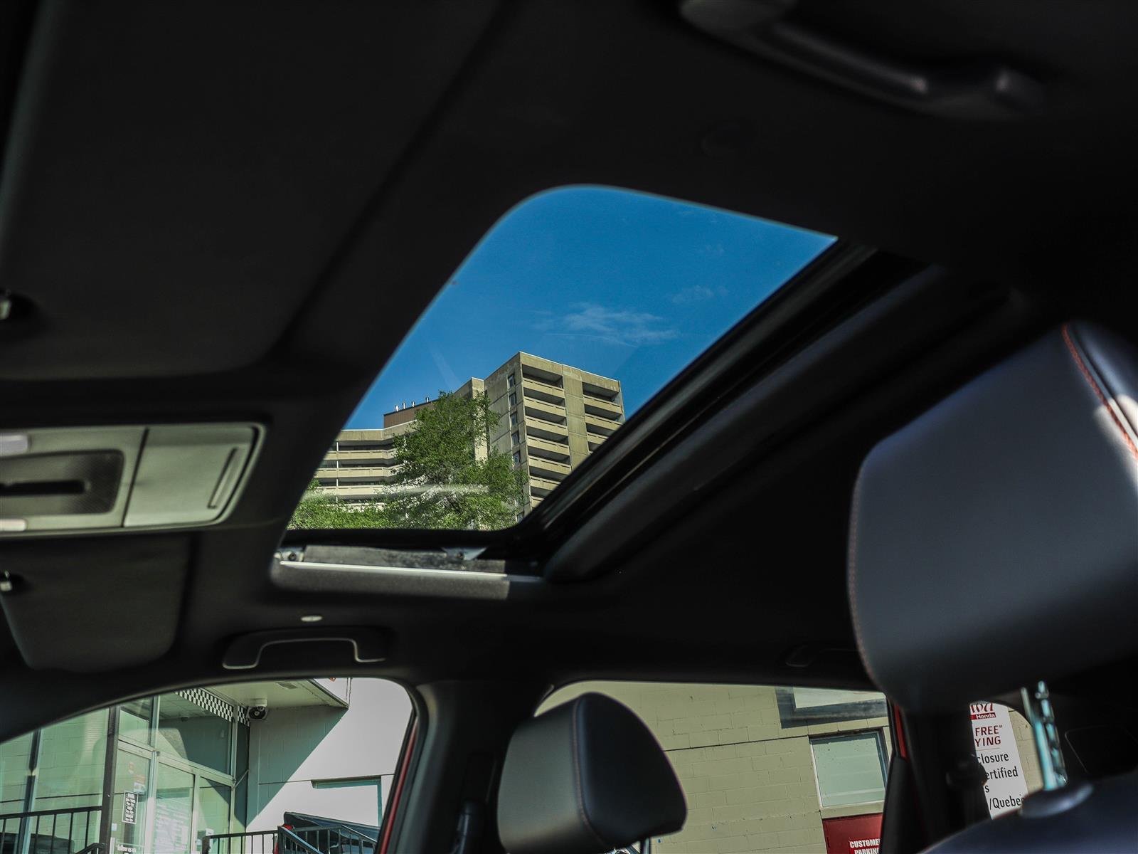 Honda CR-V hybride Touring 2023 Red Ottawa & Gatineau - photo #6