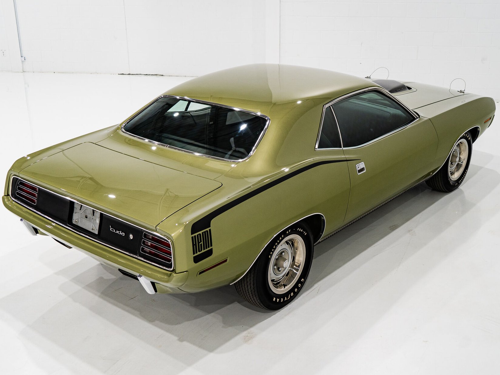 Plymouth HEMI Cuda 1 de 3 Exemplaires Utilisés par la Division Course de Chrysler France **PRIX EN USD** 1970 Vert Montréal - photo #25