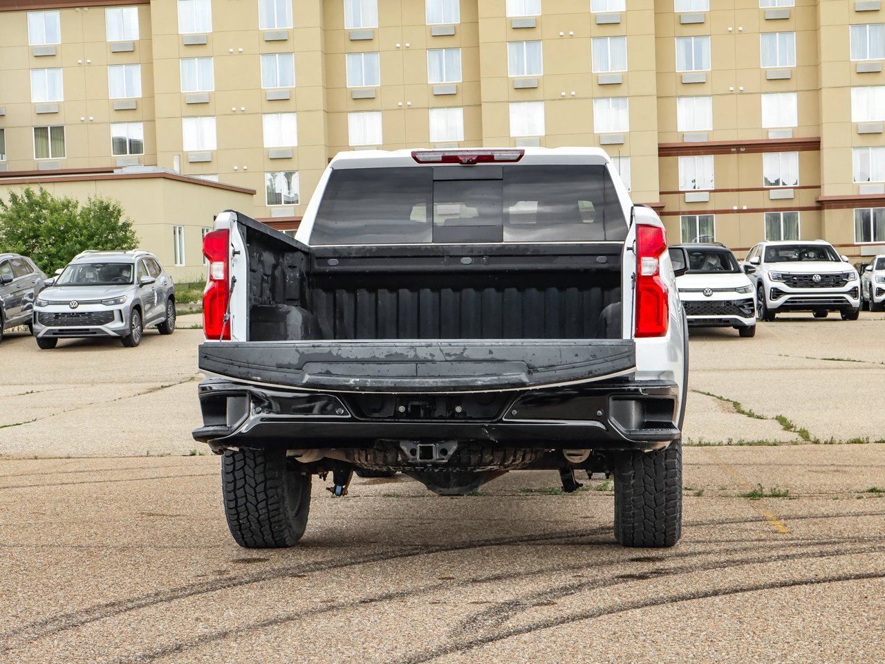 2022 Chevrolet Silverado 1500 4WD Crew Cab 147 ZR2 White Sherwood Park - photo #8