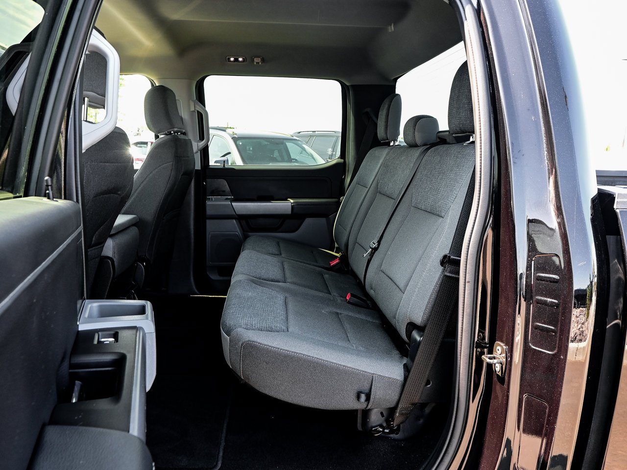 2024 Ford F-150 XLT 4WD SuperCrew 5.5' Box Black Sherwood Park - photo #28
