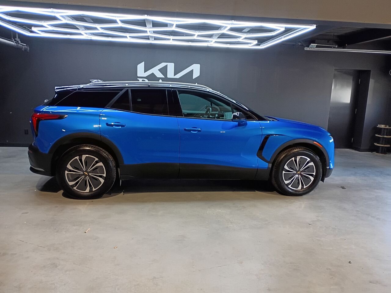 2025 Chevrolet Blazer EV Blue Blainville - photo #5