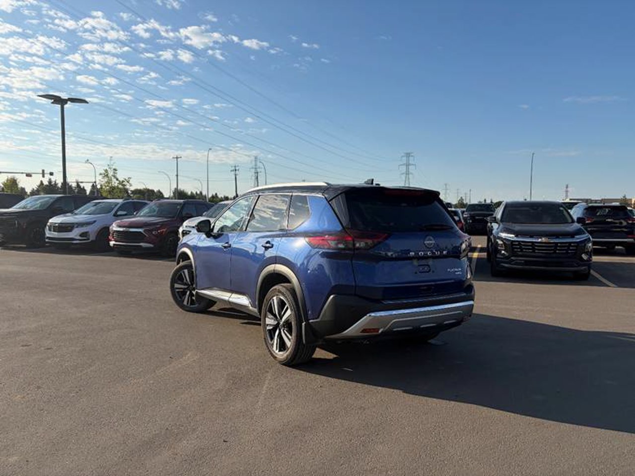 2023 Nissan Rogue AWD Platinum Blue Sherwood Park - photo #3
