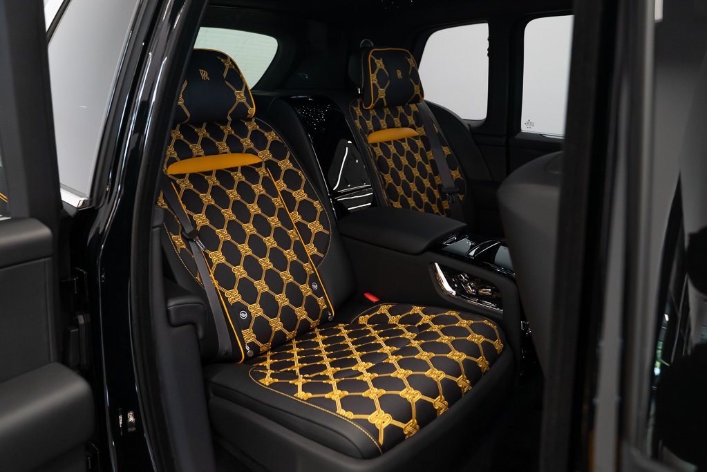 2025 Rolls-Royce Cullinan Black Kirkland - photo #20