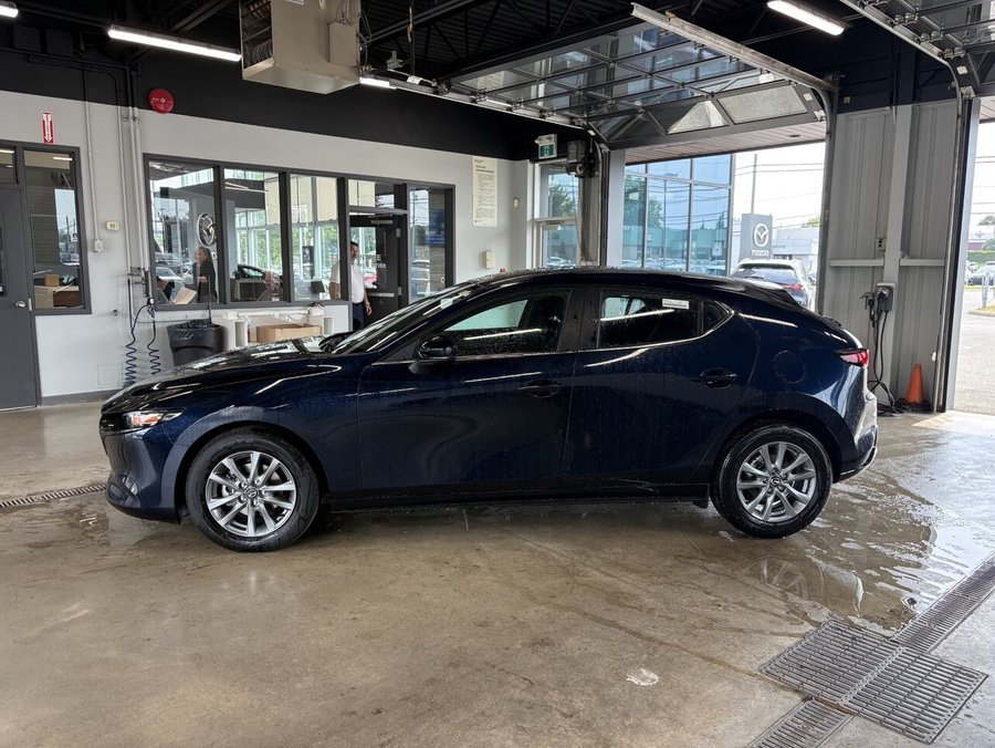 MAZDA Mazda3 Sport 2026 2026 Bleu cristal foncé mica