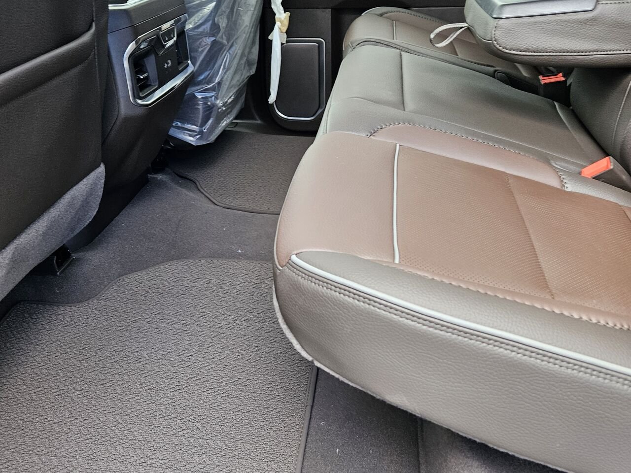 GMC Sierra 1500 Denali cabine multiplace 4RM 147 po 2026 Noir onyx Thetford Mines - photo #17