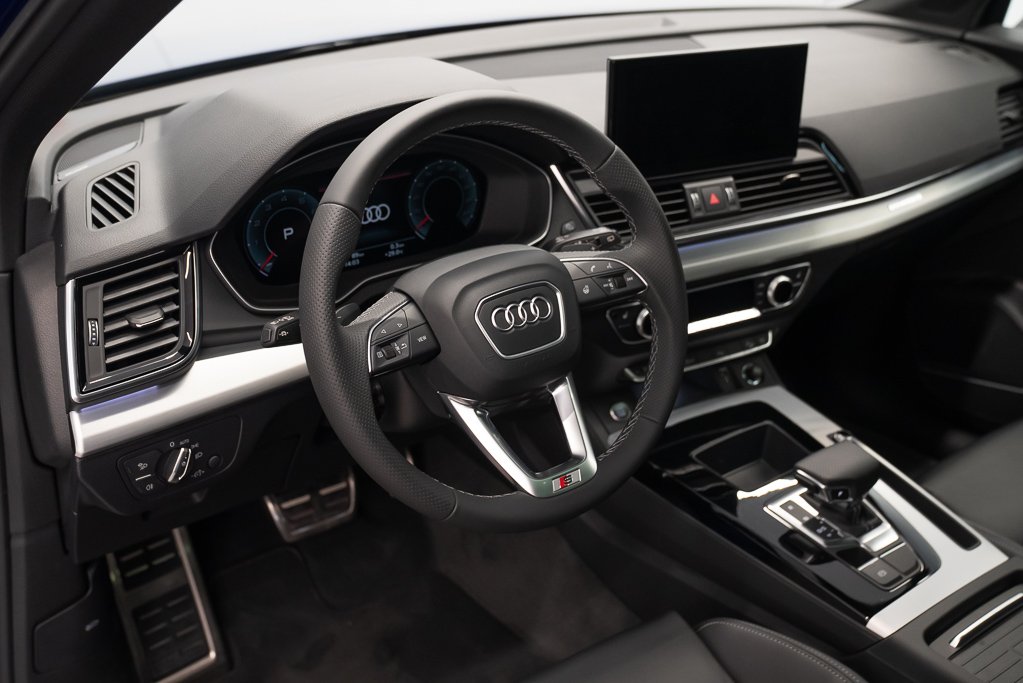 Audi Q5 Technik 45 TFSI quattro / Very LOW KM 2023 Bleu Kirkland - photo #18