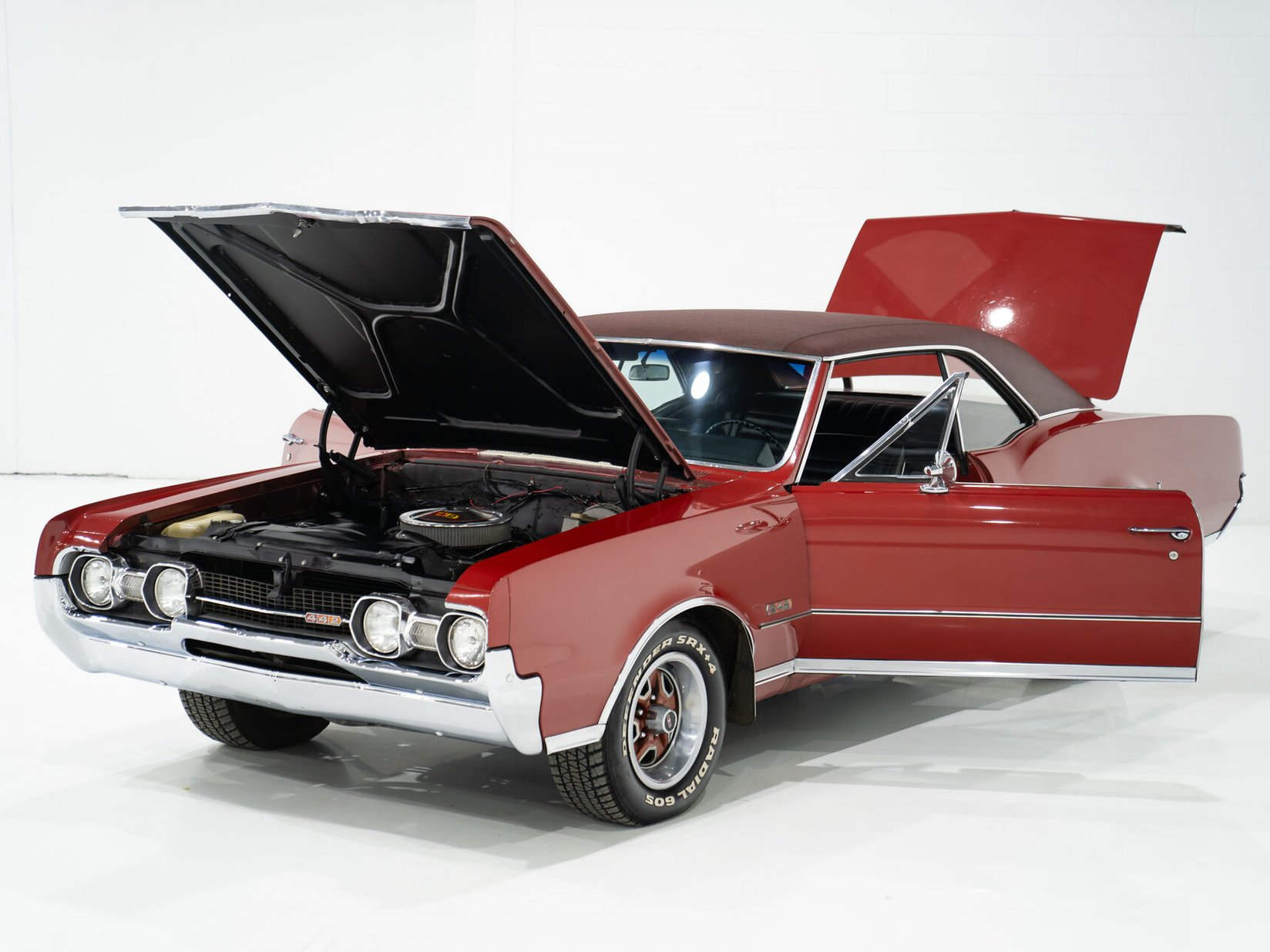 Oldsmobile Cutlass 442 *PRIX EN USD* Numéros entièrement Matching Non restaurée Repeinte une seule fois 1967 Rouge Montréal - photo #52