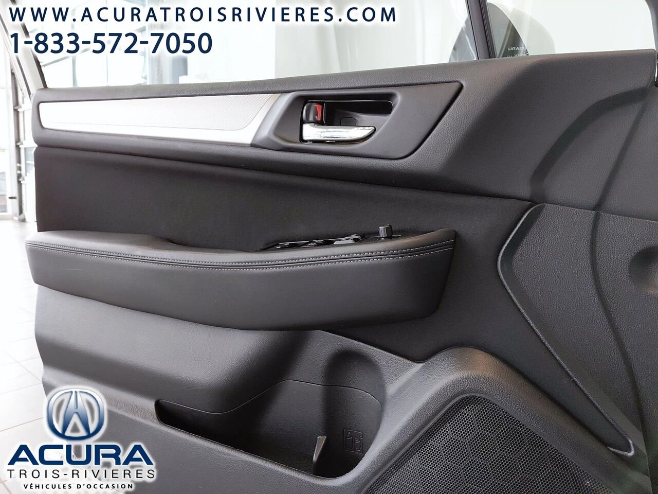 2017 Subaru LEGACY SYMMETRICAL AWD White Trois-Rivières - photo #15
