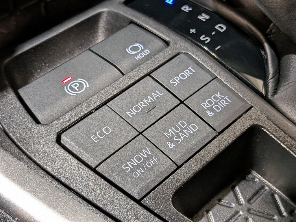 2024 Toyota RAV4 LE AWD White Val-David - photo #25