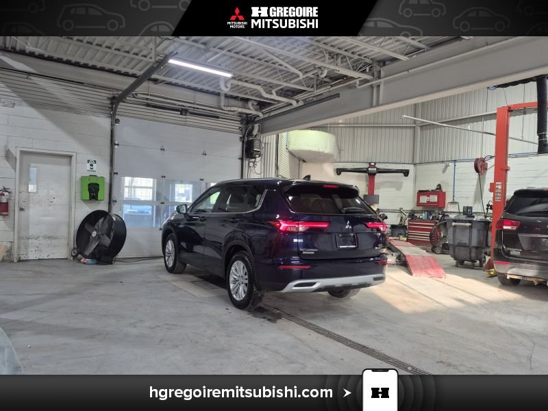 2025 Mitsubishi Outlander Plug-In Hybrid Blue Laval - photo #5