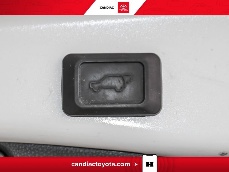 2024 Toyota Rav 4 White Saint-Eustache - photo #34