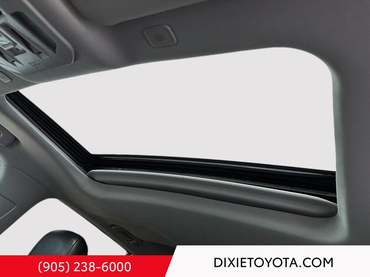 2023 Toyota Highlander XLE AWD / HEATED SEATS / MOONROOF / ALLOY WHEELS / CARPLAY AND ANDROID AUTO Magnetic Grey Metallic Mississauga - photo #10