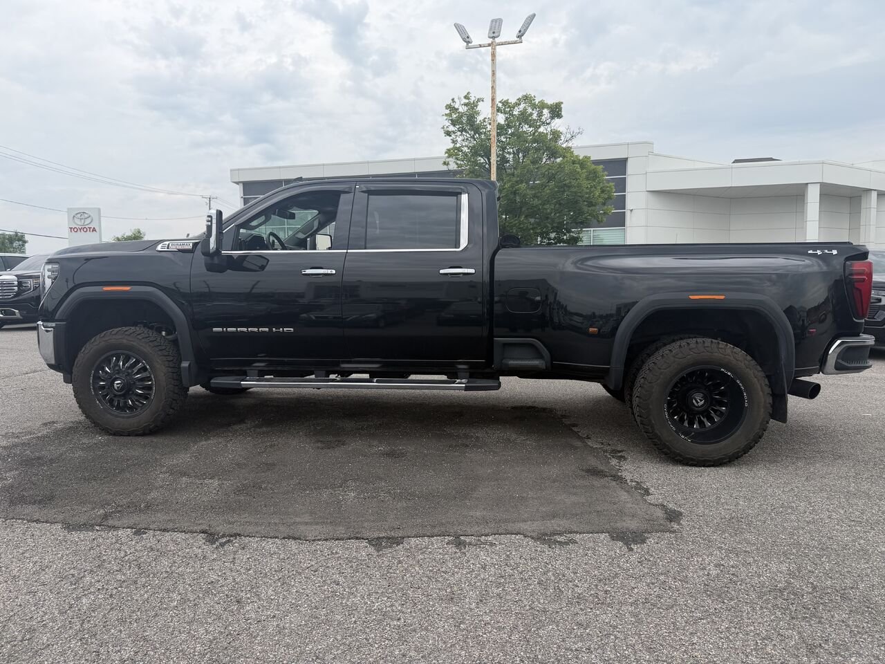 GMC SIERRA K3500 SLT SLT cabine multiplace 4RM 172 po 2025 Noir Ottawa & Gatineau - photo #13