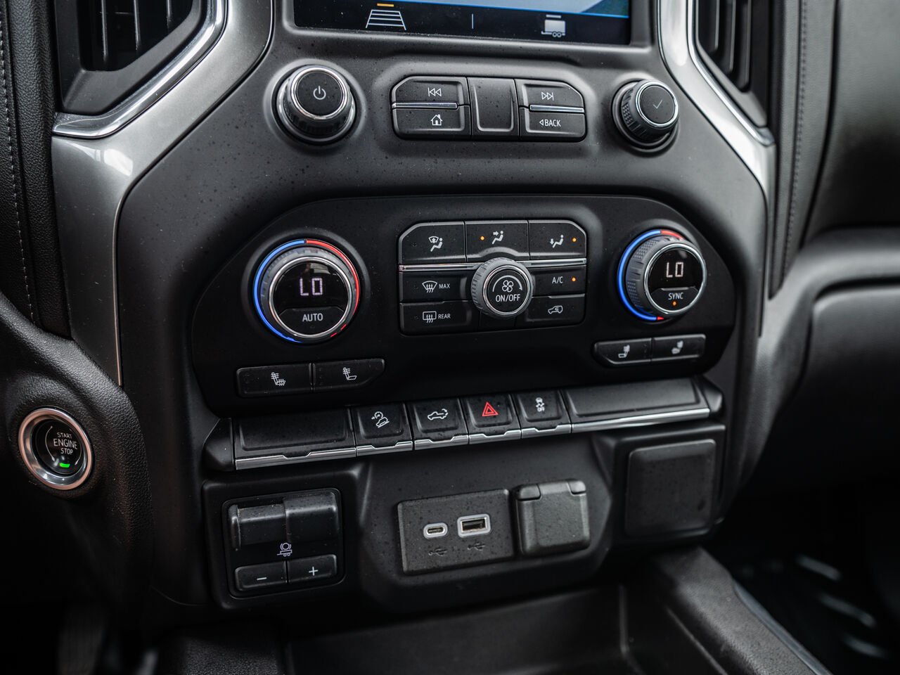 2022 Chevrolet Silverado 2500HD White Sainte-Julienne - photo #25