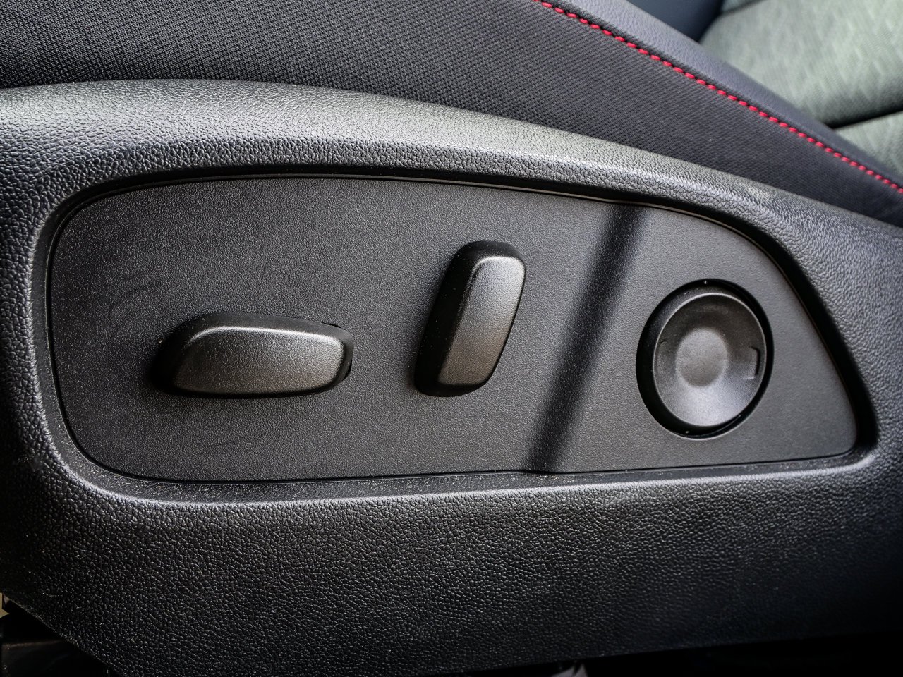 2026 Chevrolet Equinox AWD 4dr RS Black Sherwood Park - photo #17
