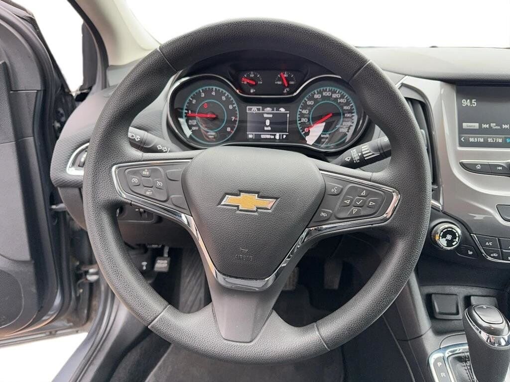 2018 Chevrolet Cruze VIN 1G1BE5SMXJ7122938 Grey Chicoutimi - photo #11