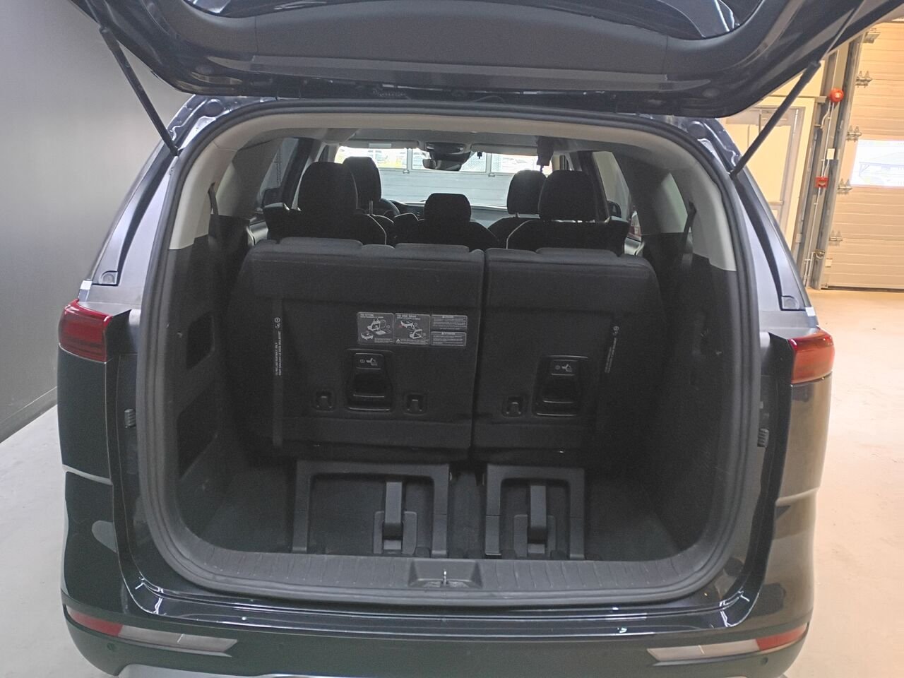 2022 Kia Carnival Grey Blainville - photo #10