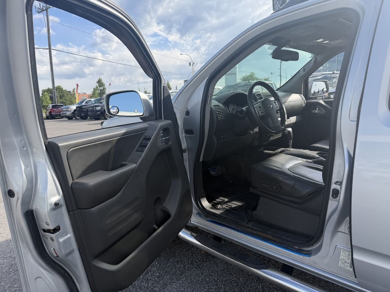 NISSAN FRONTIER PRO-4X SV cabine double 4x4 caisse longue BA 2018 Gris Ottawa & Gatineau - photo #1