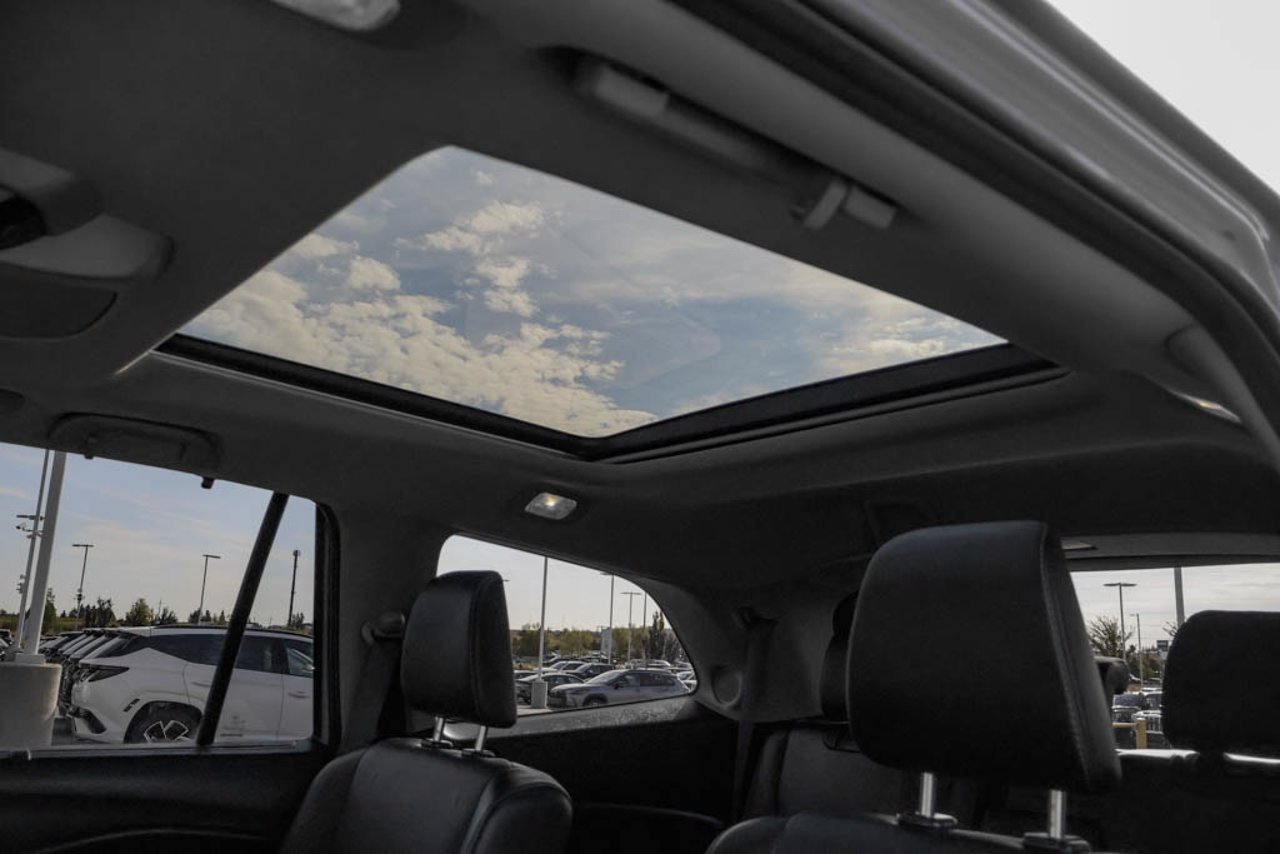 2022 Honda Pilot Touring 7-Passenger AWD Grey Sherwood Park - photo #29