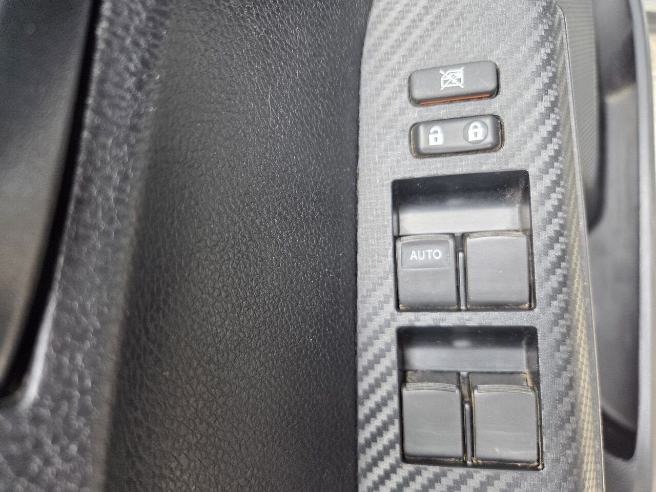 Toyota RAV4 2015 Argent Mont-Laurier - photo #14