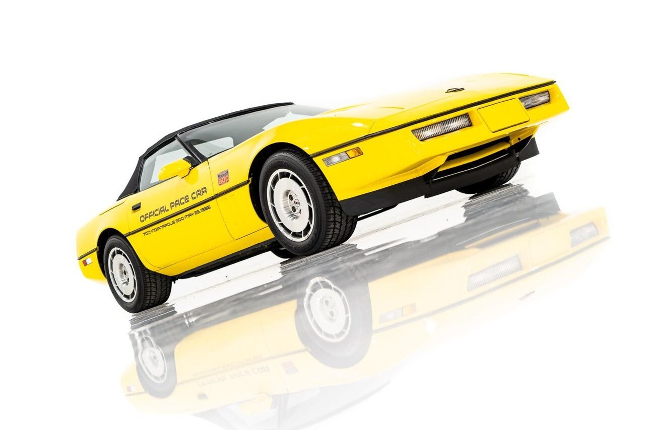 Chevrolet Corvette Pace Car livery with only 17,380km (10,800miles) 1986 Jaune Montréal - photo #85