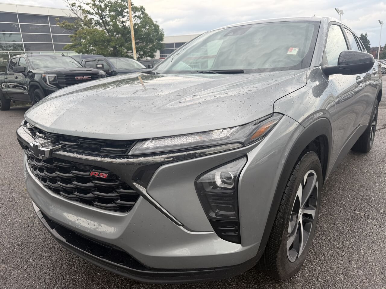 CHEVROLET TRAX 1RS 1RS 4 portes TA 2024 Gris Gatineau - photo #0