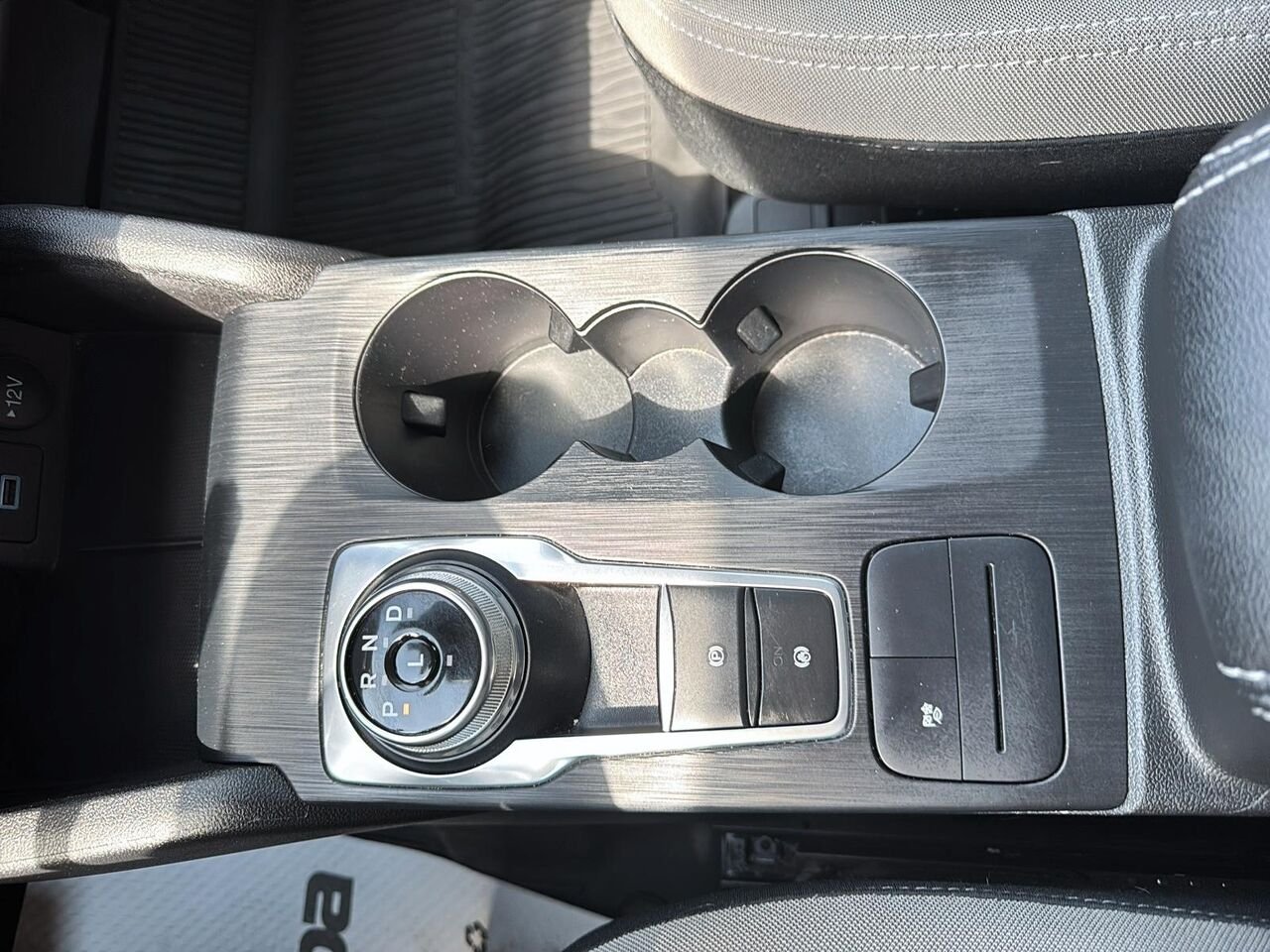 Ford Escape 2022 Blanc Rouyn-Noranda - photo #11