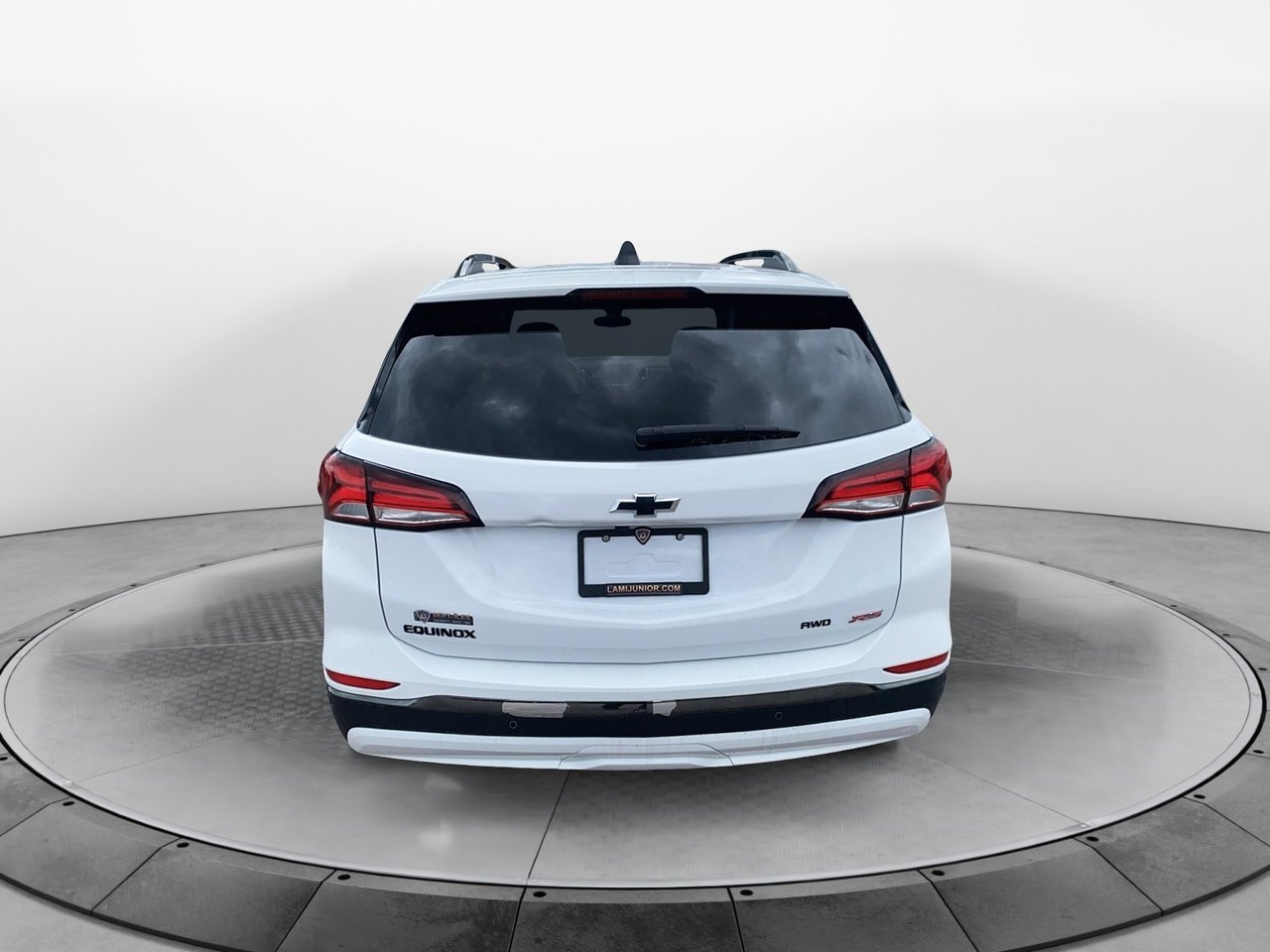 2023 Chevrolet Equinox VIN 3GNAXWEG8PL104961 White Chicoutimi - photo #2