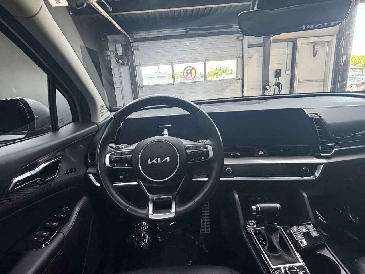 2024 Kia Sportage Grey Blainville - photo #16