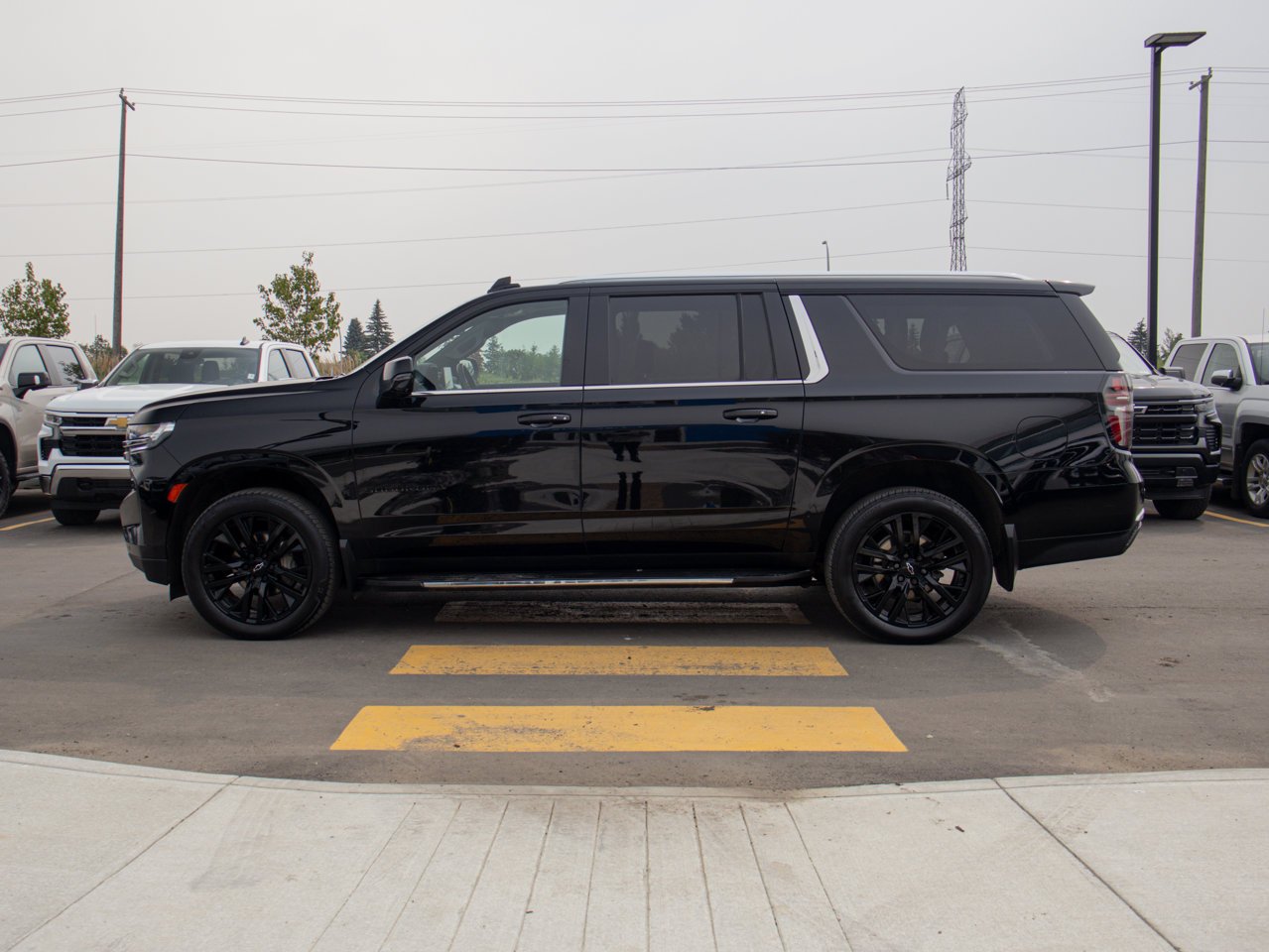 2023 Chevrolet Suburban 4WD 4dr LT Black Sherwood Park - photo #6