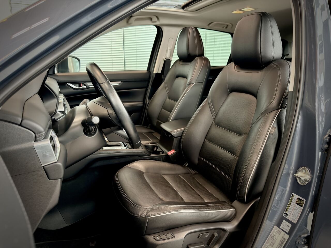 Mazda CX-5 2025 Gris Notre-Dame-des-Prairies - photo #17